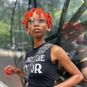 Meet your Posher, Shyneis